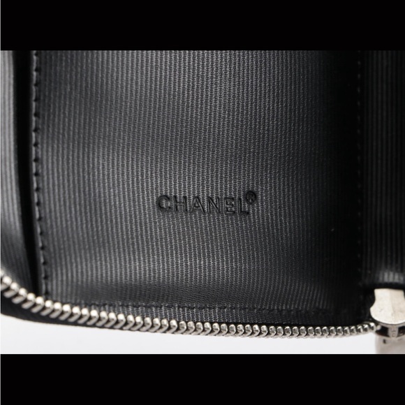 Chanel travel zip around wallet in printed nylon. - Picture 6 of 6
